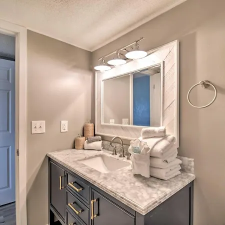 Bright Gulf Shores Beachfront Condo With Pool Access Exterior photo