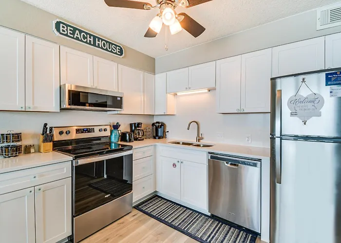 Bright Gulf Shores Beachfront Condo With Pool Access
