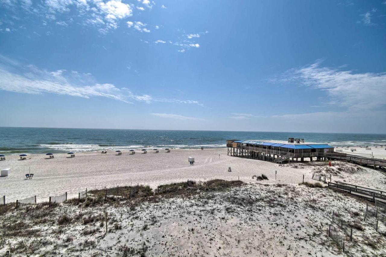 Bright Beachfront With Pool Access Apartment