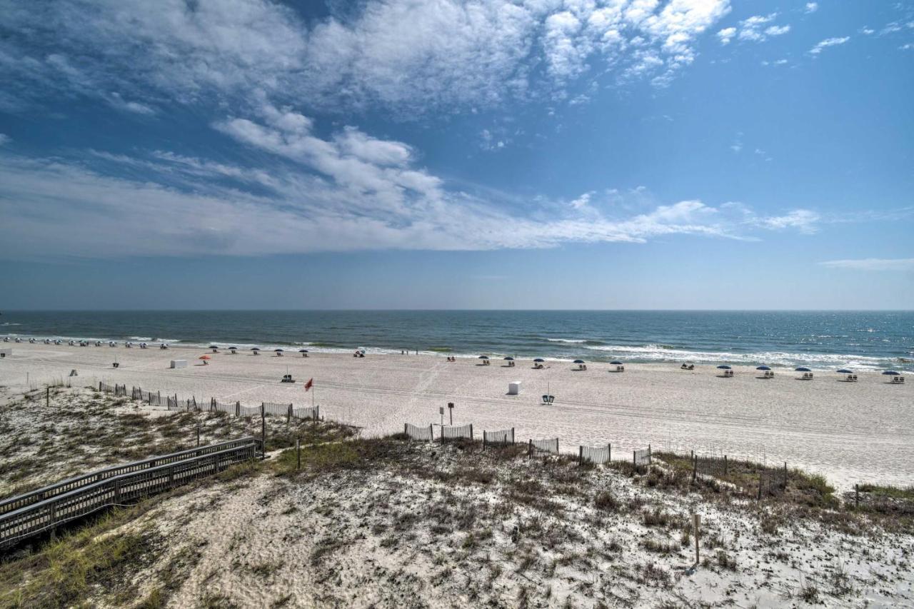 Bright Beachfront With Pool Access Apartment *