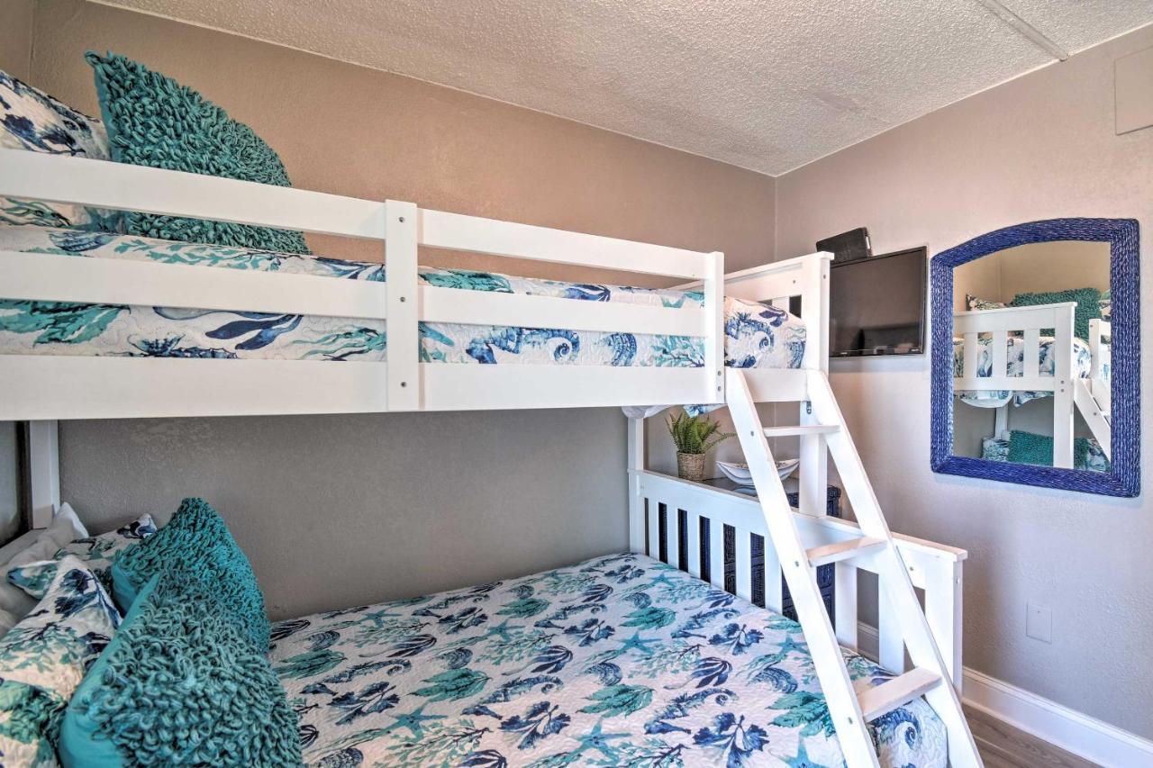 Bright Beachfront With Pool Access Apartment *