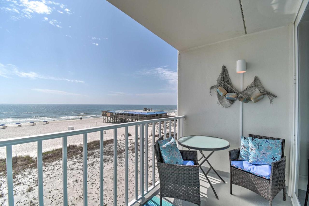 Bright Beachfront With Pool Access Apartment *